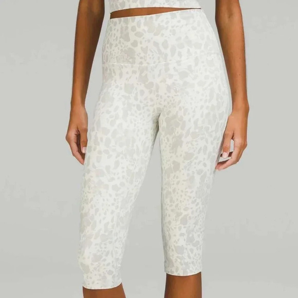 Lululemon 2022 Align High Rise Crop 17" Cheetah Camo Antique White Leggings Sz 8 - Picture 1 of 12